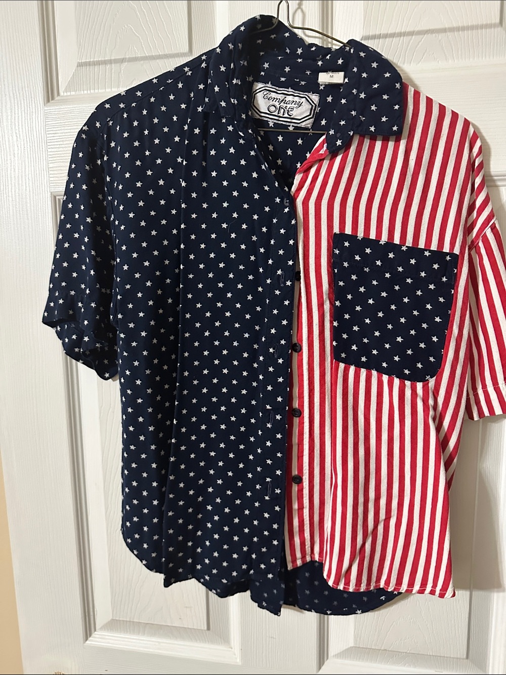 Company One Men's Navy & Red Star Stripe Short Sleeve Button-Down Shirt